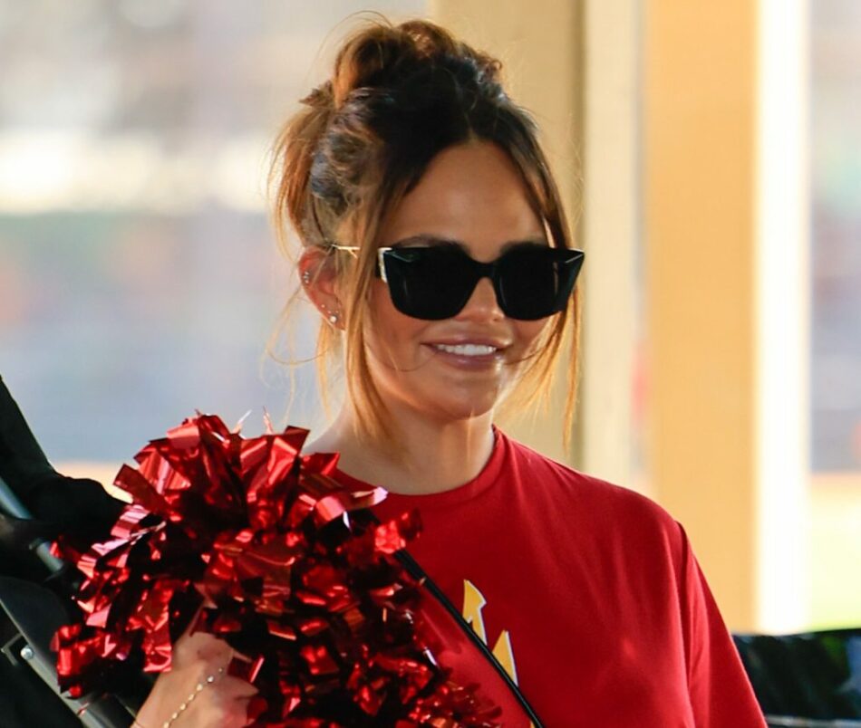 Fans Are Saying Chrissy Teigen Is Out Here ‘Collecting John Legends’ After Her Latest Family Pics – SheKnows