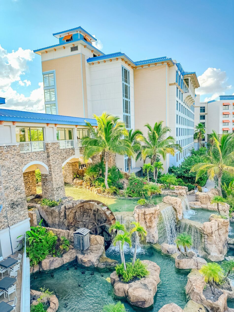 Why You Should Stay at Loews Sapphire Falls Resort at Universal Orlando – The Kingdom Insider