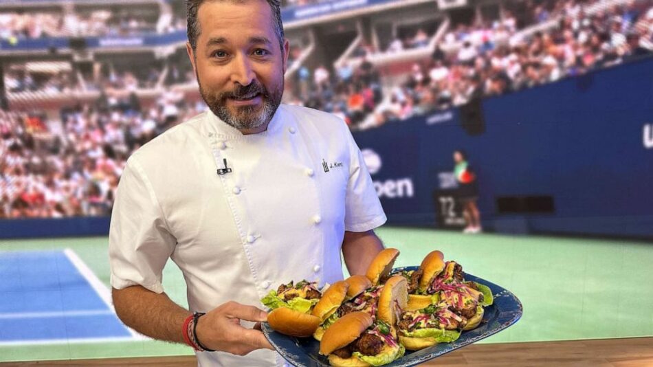 US Open chicken sandwich recipe from a native New Yorker and Michelin-starred chef – ABC News