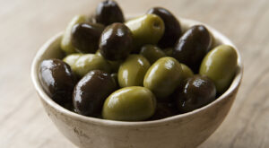Dipping Olives In Ranch Dressing Is Unusual But Unforgettable – Mashed