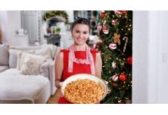 Global Megastar Selena Gomez Invites Four Culinary Superstars to Her Home in Selena + Chef: Home for the Holidays