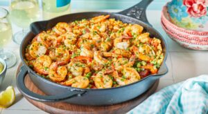 Paella Is the One-Pan Dinner You Have to Try