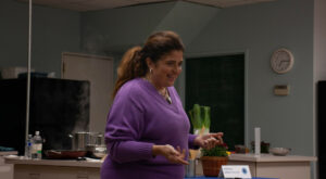 On the chopping block: Food Network chef Alex Guarnaschelli, BC ’91, cooks up a campus experience for Barnard students