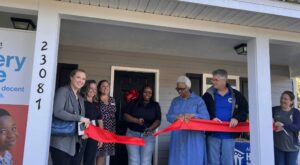 A compassionate cook takes big life step: building and receiving a home – WUFT News