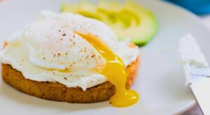 Cook a perfect poached egg ‘every single time’ in 10 minutes without vinegar