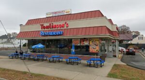 Bridgeport Legend Named Among US’s ‘Best Independent Fast Food Restaurants