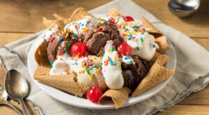 Ice Cream Nachos Are A Fun Way To Serve Dessert To A Crowd – Daily Meal